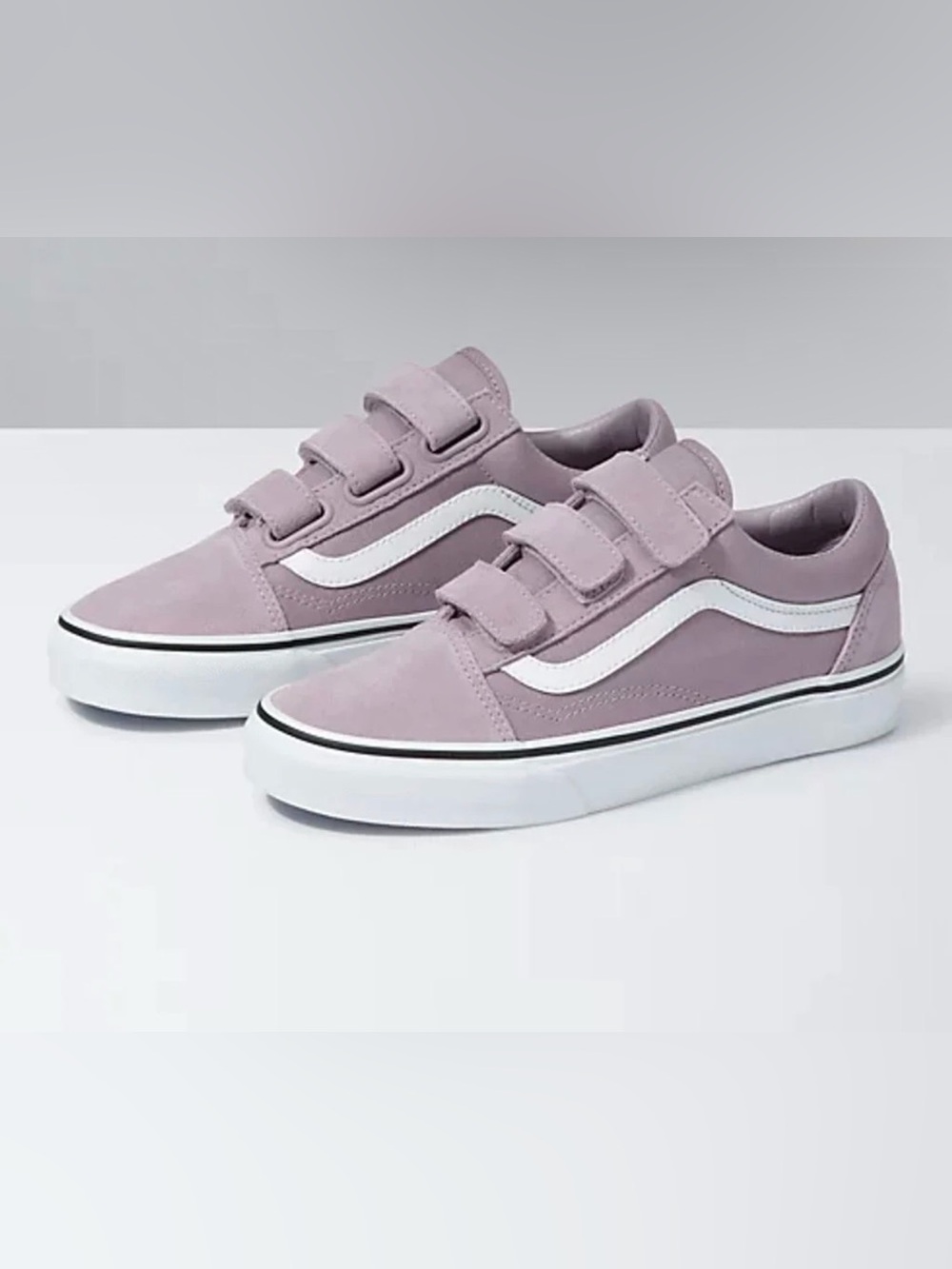 Vans Wmns Old Skool V Low-Top Suede/Canvas Lace-Up Sneakers
